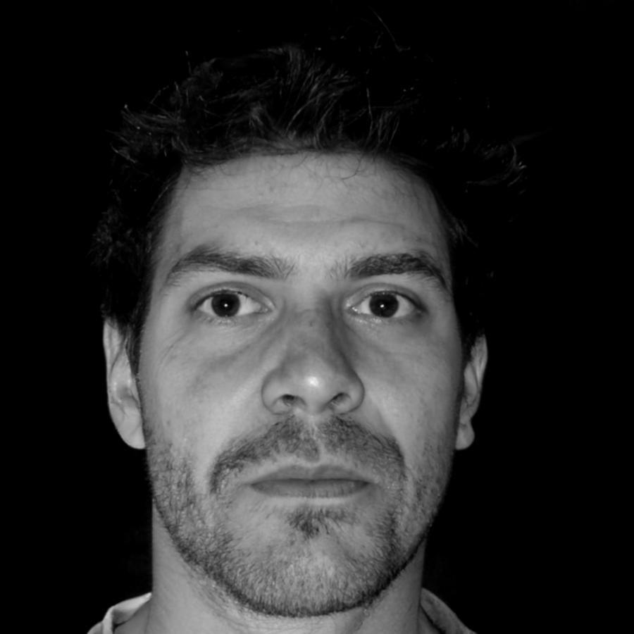 Retrato profesional de Germán Valderrama